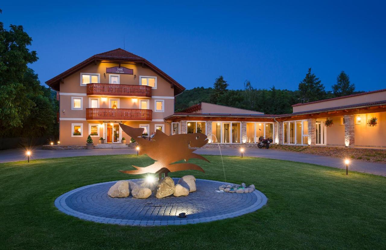 Hotel Honti Wellness Es Konferencia Szalloda Visegrad Exterior photo