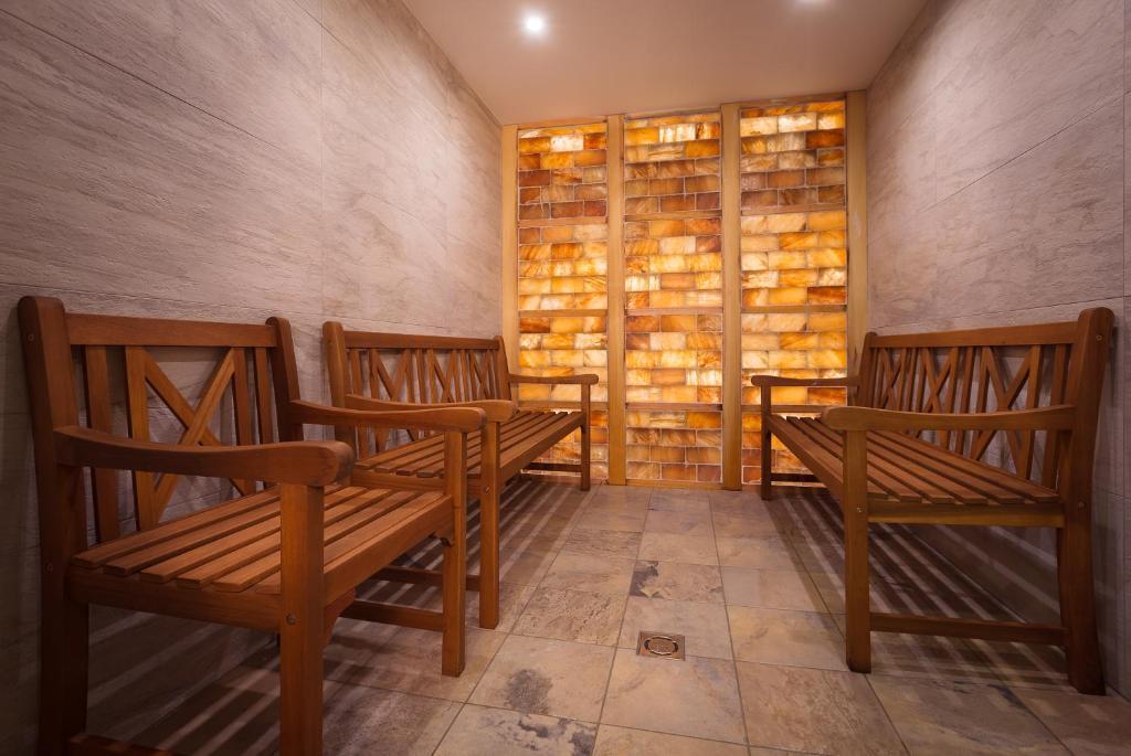 Hotel Honti Wellness Es Konferencia Szalloda Visegrad Exterior photo